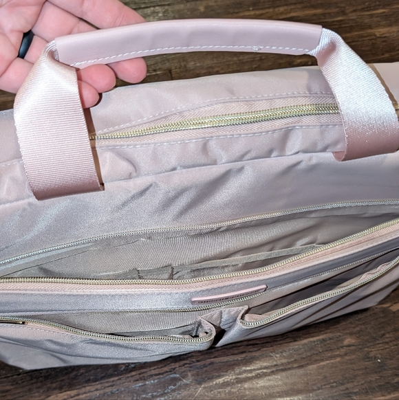 Light Flight Laptop Travel Bag Zipper Close in Blush Pink - Picture 4 of 13